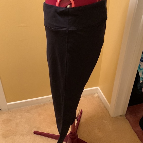 Titika Active Couture 3/4 yoga pants - Picture 4 of 6